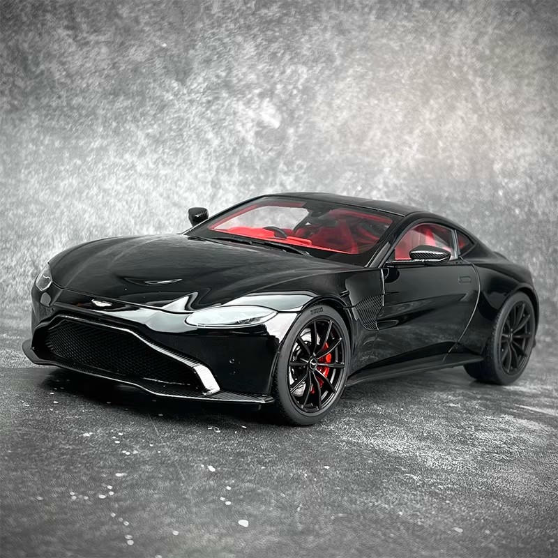 AUTOart 1:18 Aston Martin Vantage 2019 Alloy Diecast Model