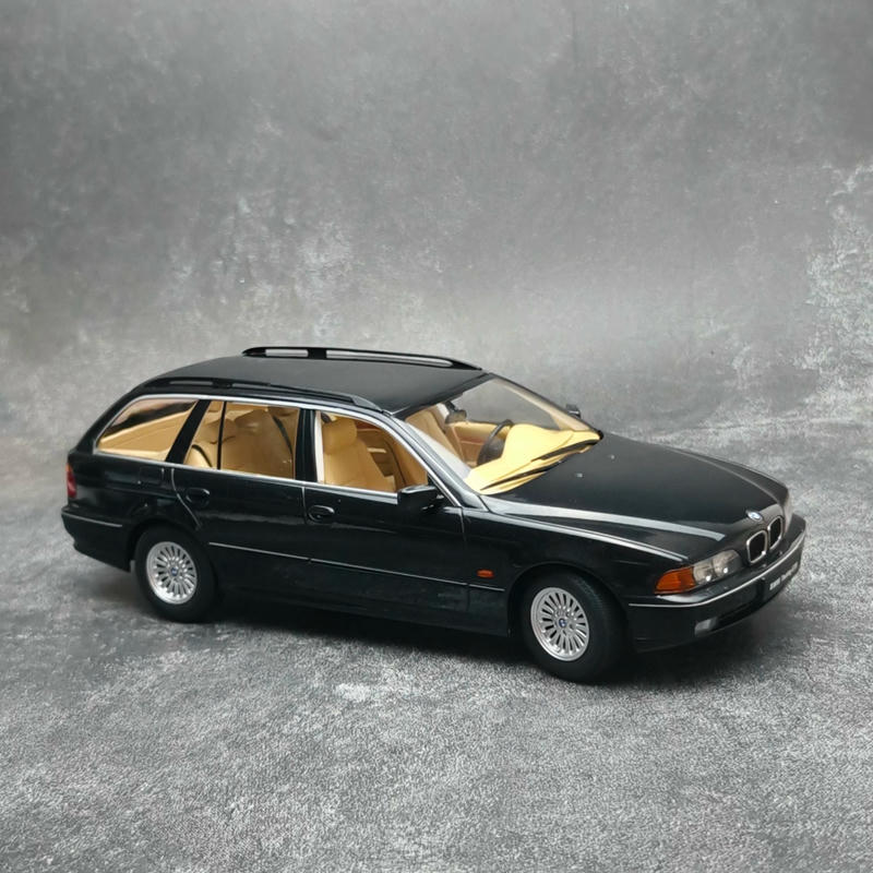 1/18 ディーラー特注　 5 Series Touring 545i 1/18 ディーラー特注 5 Series Touring 545i BMW 1998 E39 5 Series