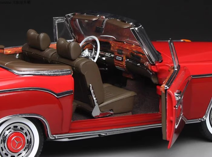 SunStar 1:18 1960 Mercedes-Benz 220SE Diecast Car