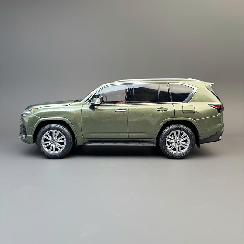LCD Model 1:18 Lexus LX600 Diecast Car