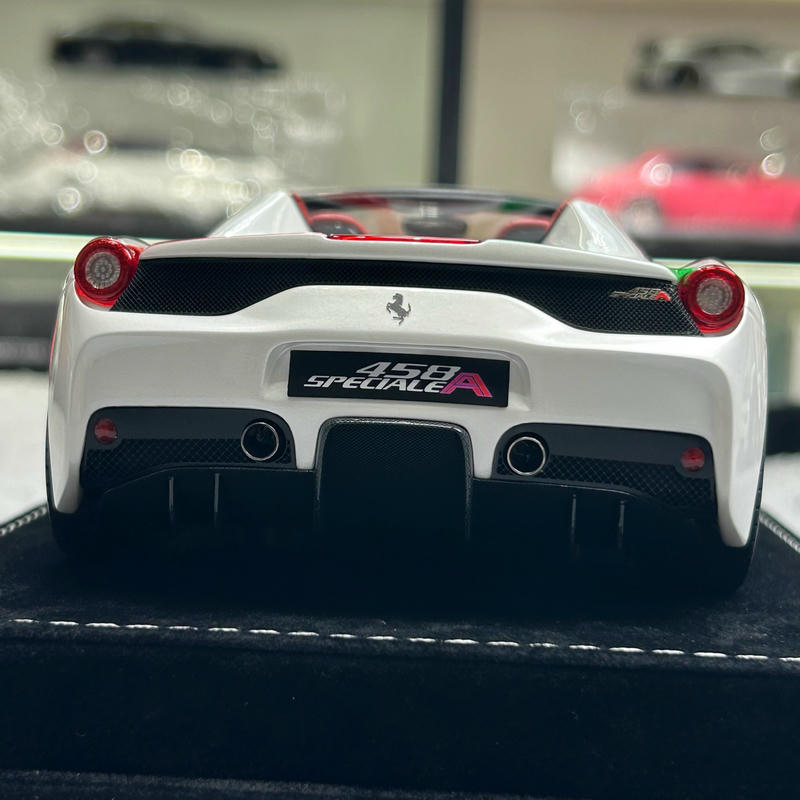 HH Model 1:18 Ferrari 458 Speciale Resin Model Car