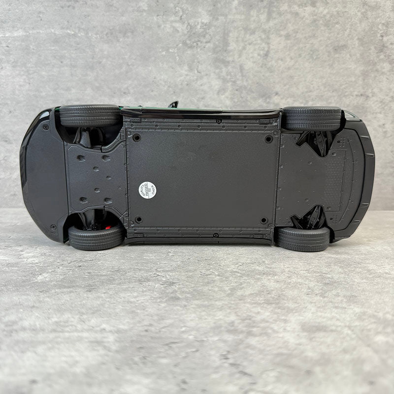 Xiaomi YU7 Alloy Model – 1:18 Scale