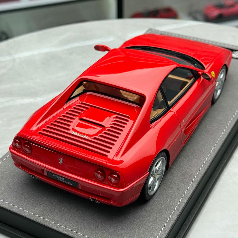 V8 Model 1:18 Ferrari F355 Resin Model Car