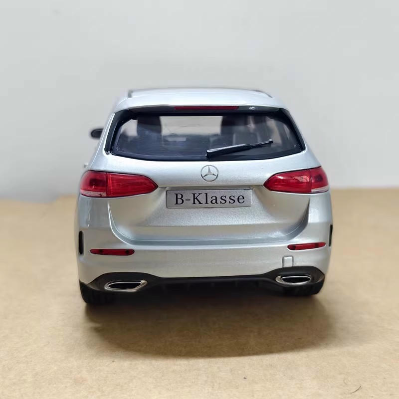 1:18 Mercedes-Benz B-Class MPV Diecast Model