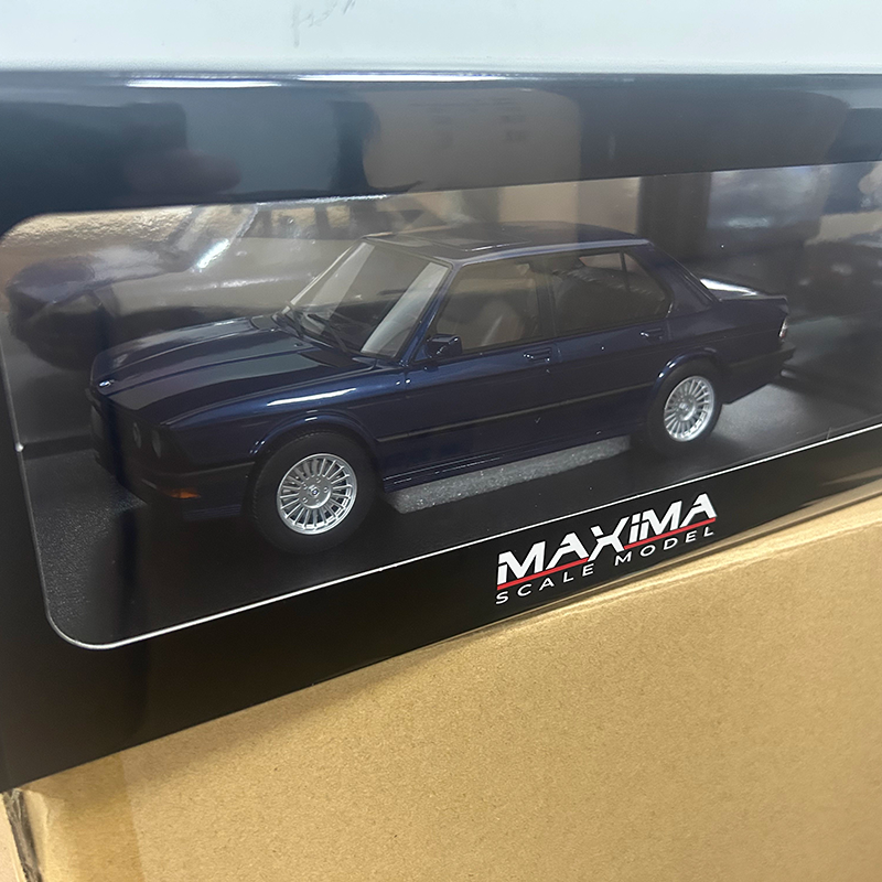 Qriginal 1:18 BMW M5 Resin Collectible Model Car