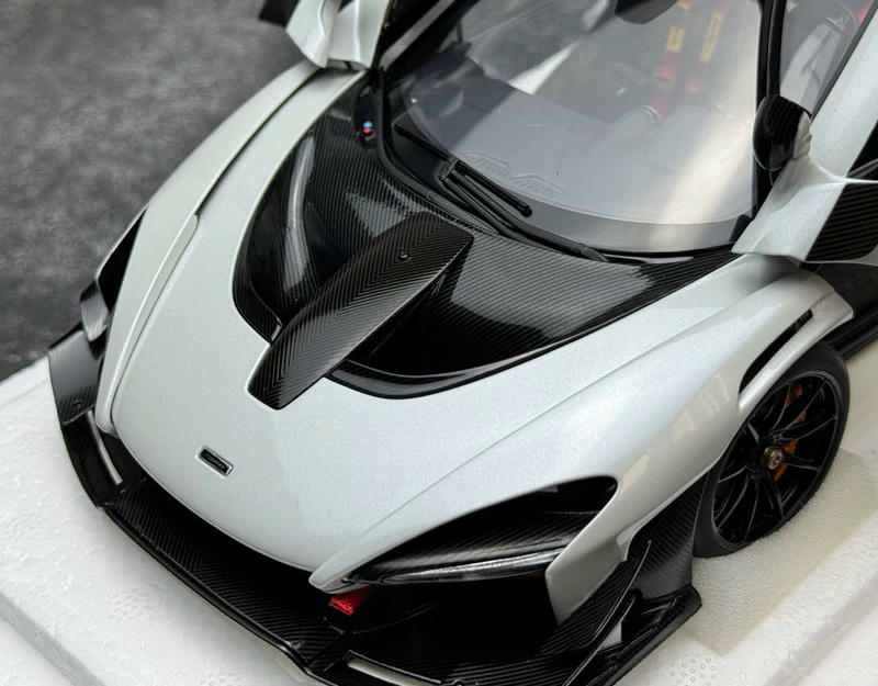 AUTOart 1:18 McLaren Senna GTR Diecast Model