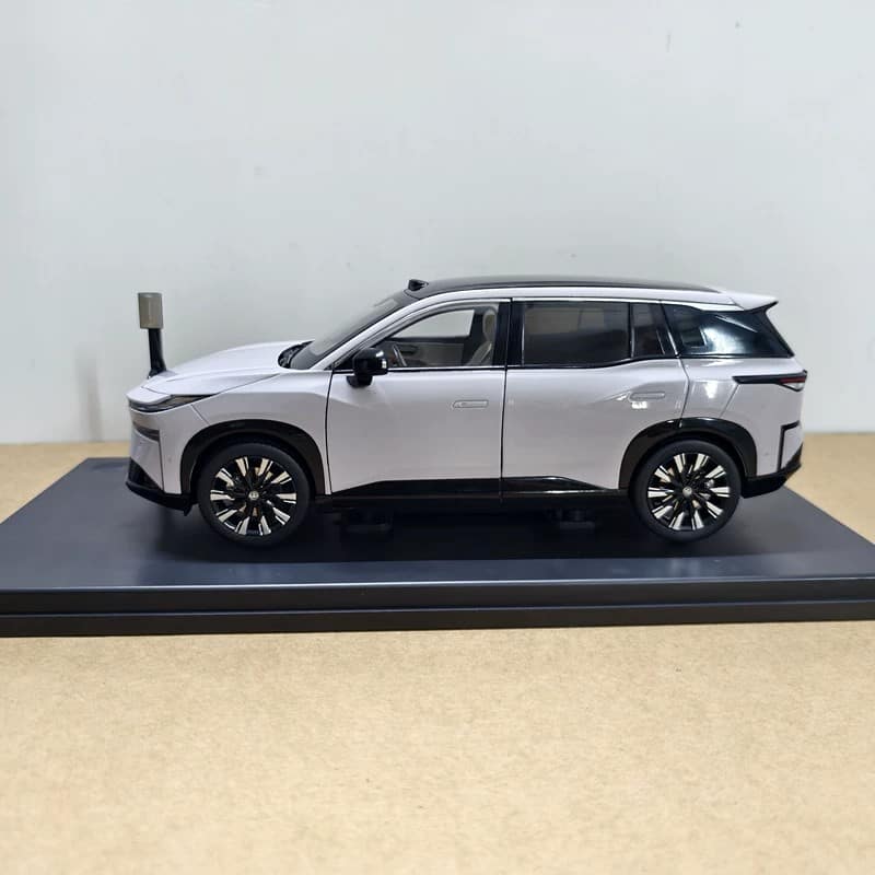 Official 1:18 GAC Toyota bZ3X Diecast Model Car – Alloy New Energy SUV Collector