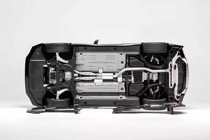 MotorHelix 1:18 Nissan GT-R (R35) Track Edition