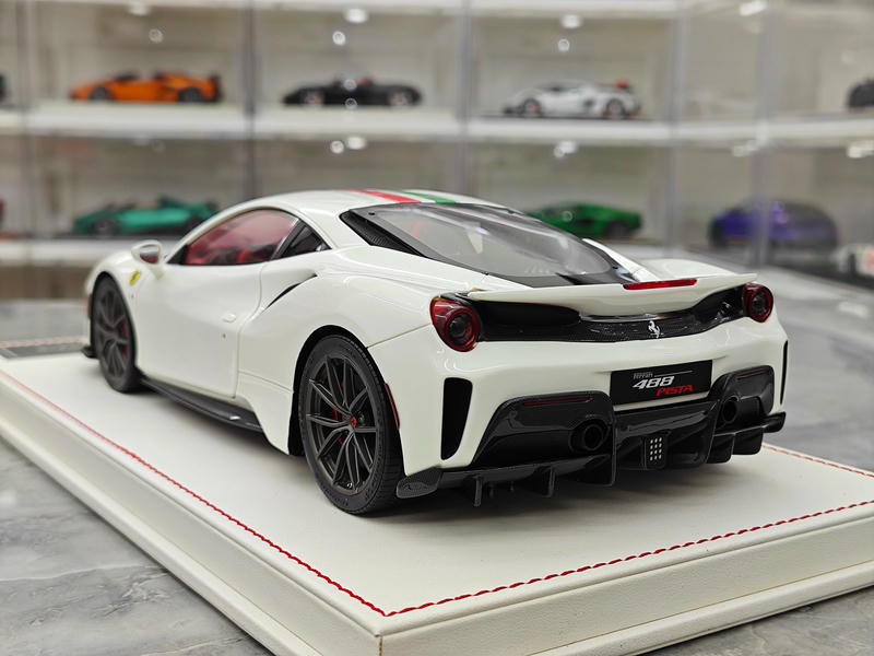 Dino Model 1:18 Ferrari 488 Pista Resin (Fully Open) Model – YX