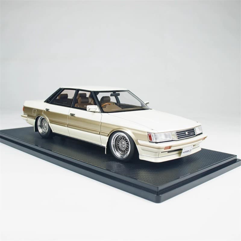Ignition Model Toyota Mark II 1:18 Resin Model Car