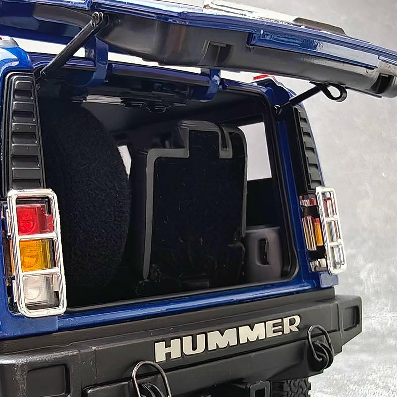 HIGHWAY61 1:18 Hummer H2 Diecast Model – Blue – YX car model