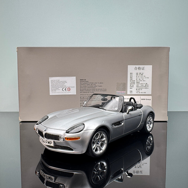 Kyosho BMW Z8 1:18 Scale Alloy Diecast Model – Interactive Collectible