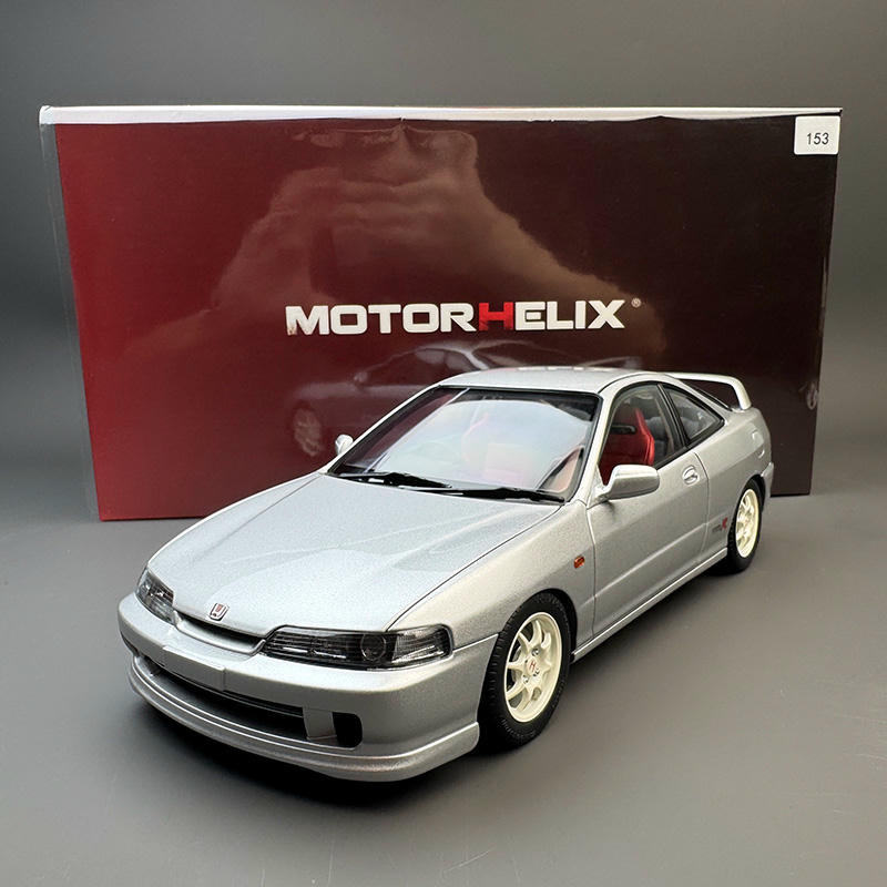 MotorHelix 1:18 Honda Integra Type-R DC2 Diecast Car—Silver
