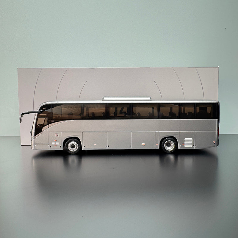 Yutong Bus T12E 1:42 Alloy Model - Door Opening Die Casting Car Model