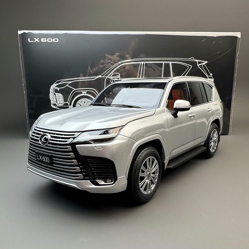 LCD Model 1:18 Lexus LX600 Diecast Car – YX car model