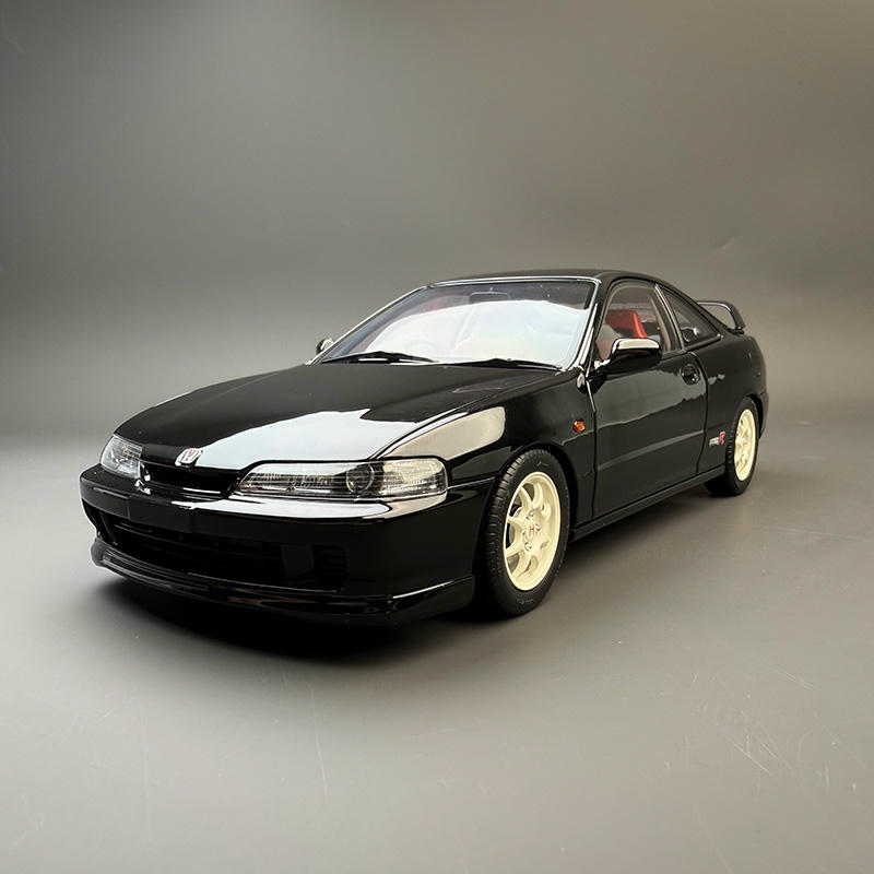 MotorHelix 1:18 Honda Integra Type-R DC2 Diecast Car