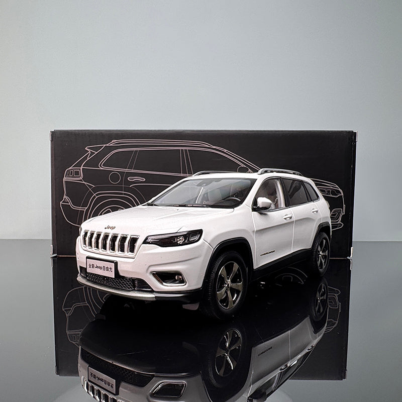 GAC Fiat Chrysler New Jeep Cherokee 1:18 Diecast Model – Fully Interactive Collectible