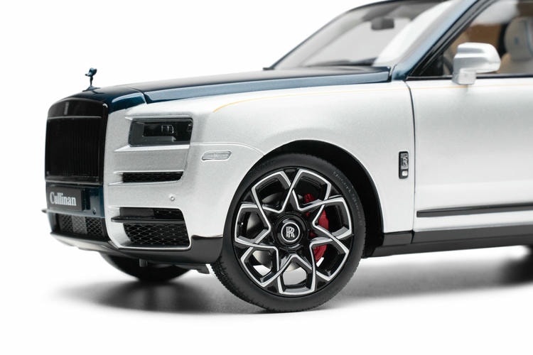 Original Rolls-Royce Cullinan 1:18 Diecast full open double BB wheels simulation car model adult toys