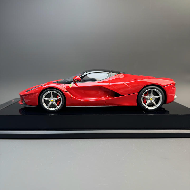 Amalgam LaFerrari 赤 1/18 スケール Ferrari LaFerrari 1:18 – Amalgam Collection