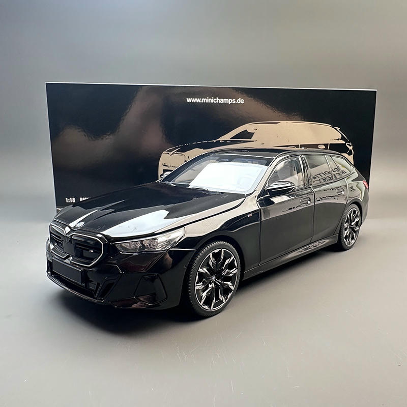 MINICHAMPS 1:18 BMW i5 M60 Touring 2024 Diecast Model – YX car model