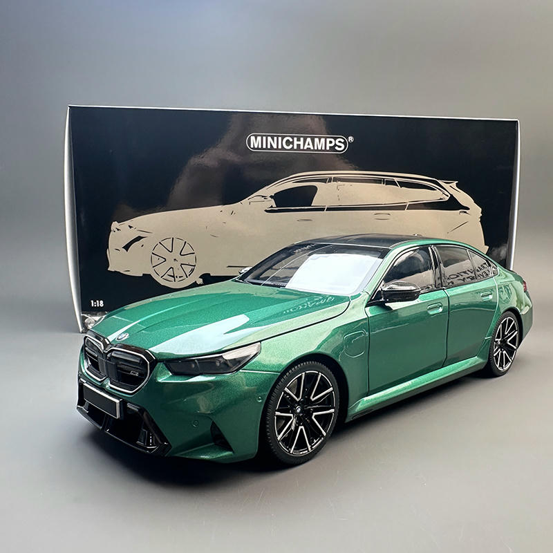 Minichamps 1:18 BMW M5 2024 Diecast Model Car