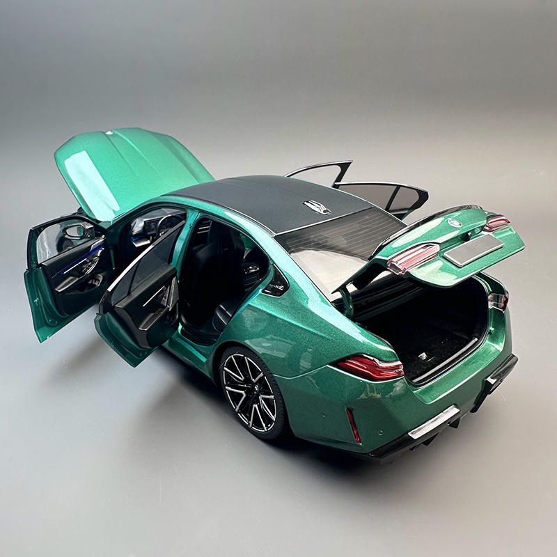Minichamps 1:18 BMW M5 2024 Diecast Model Car