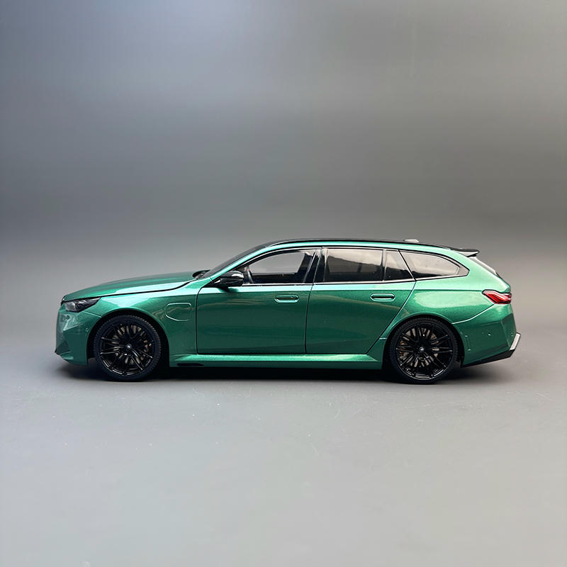 Minichamps 1:18 BMW M5 Touring (2024) Diecast Model