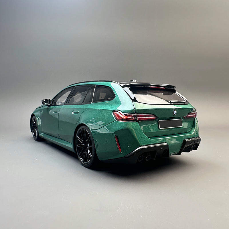 Minichamps 1:18 BMW M5 Touring (2024) Diecast Model