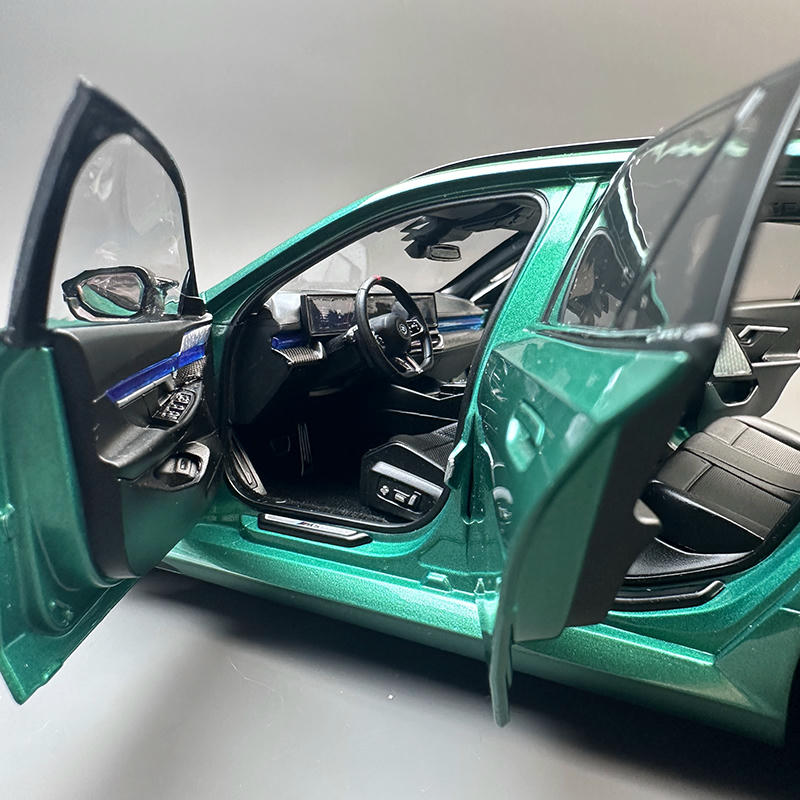 Minichamps 1:18 BMW M5 Touring (2024) Diecast Model