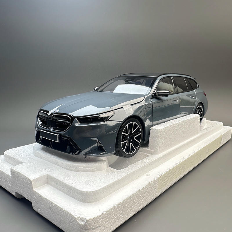 Minichamps 1:18 BMW M5 Touring (2024) Diecast Model