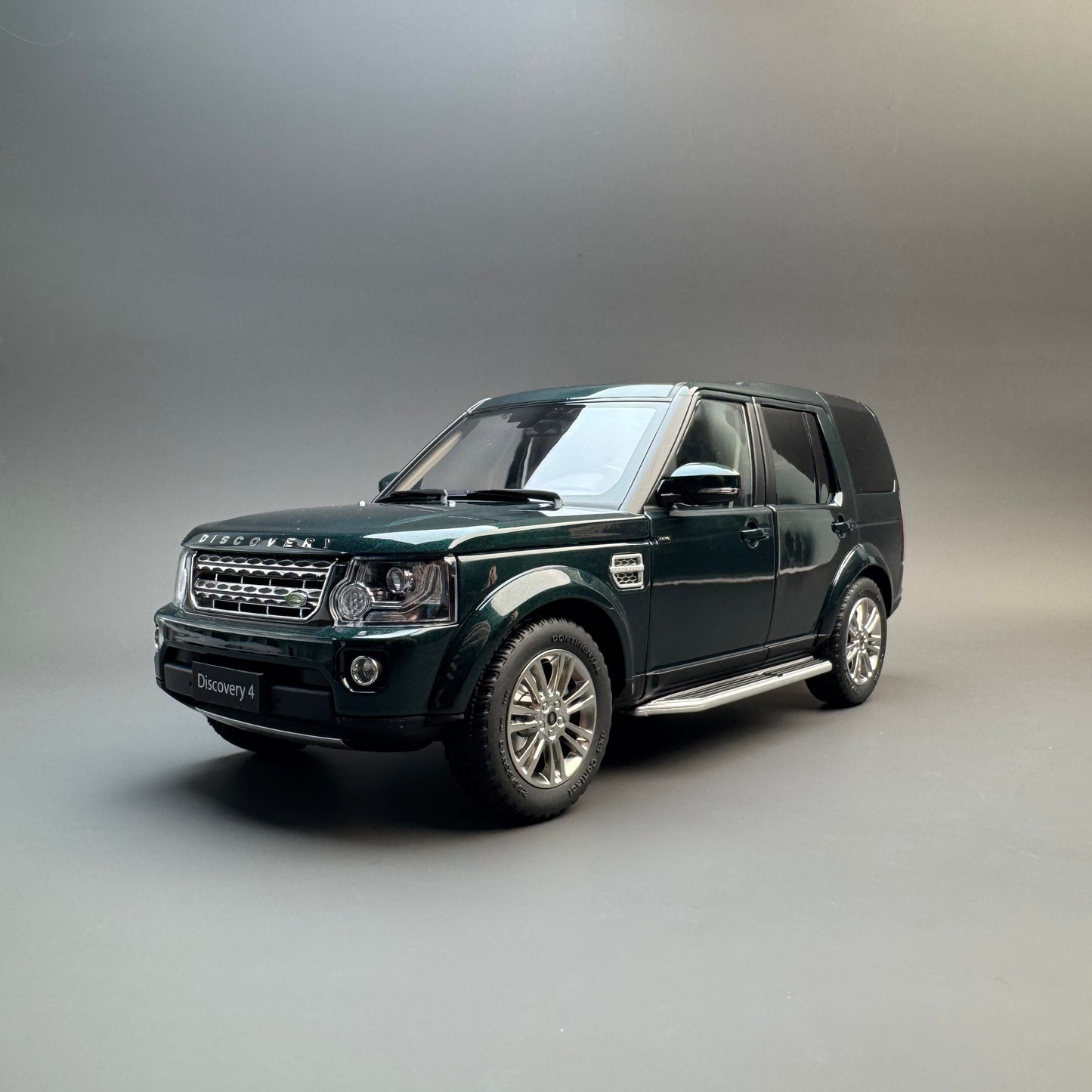 Whelart 1:18 Land Rover Discovery 4 Diecast Car