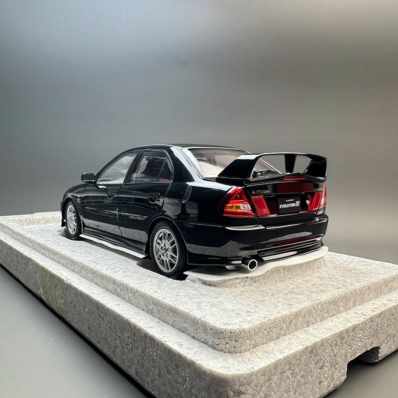 Mitsubishi Lancer Evolution IV Diecast Model – 1:18 Limited Edition