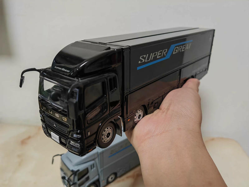Mitsubishi Fuso Supergreat 1:43 Truck Model – YX car model