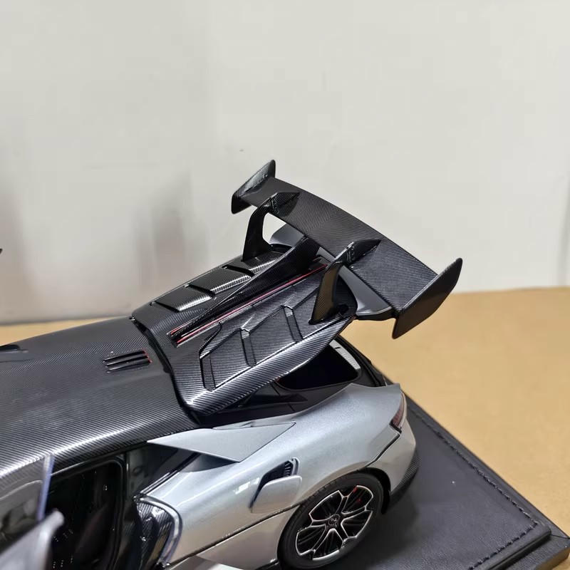 1:18 BYD Yangwang U9 Electric Supercar Diecast Model