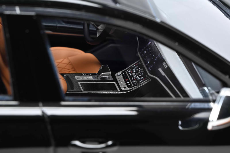 Vehicle Art 1:18 Mercedes-Benz Audi A8L Horch Resin Model