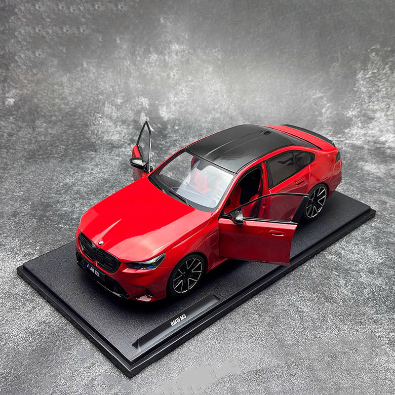 SOLIDO 1:18 BMW M5 M Isle of Man 2025 Alloy Diecast Model