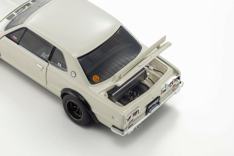 Kyosho Nissan Skyline 2000 GT-R (KPGC10) 1:18 Diecast Model Car