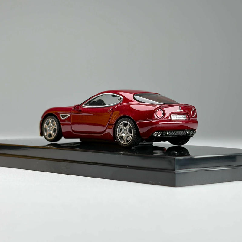 MotorHelix 1:64 Alfa Romeo 8C Competizione (2008) Diecast Model