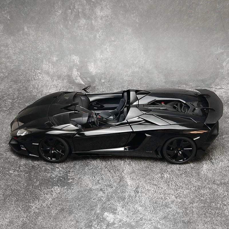 AUTOart 1:18 Lamborghini Aventador J LP700-4 Diecast Model
