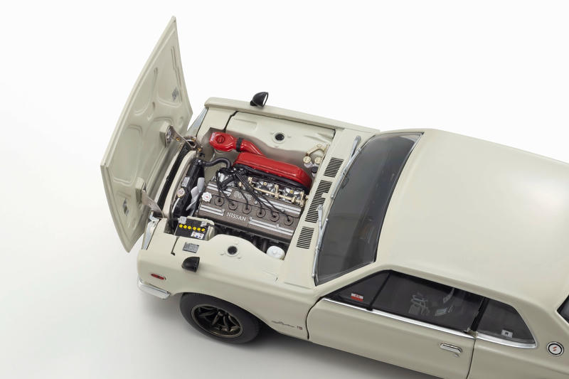 Kyosho Nissan Skyline 2000 GT-R (KPGC10) 1:18 Diecast Model Car
