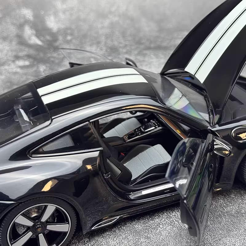 Minichamps 1:18 Porsche 911 (992) Sport Classic 2022 Alloy Diecast Model Car