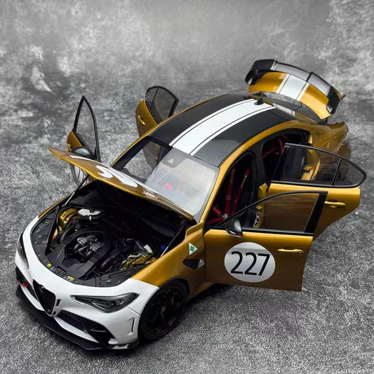 MotorHelix 1:18 Alfa Romeo Giulia GTAm Alloy Diecast Model