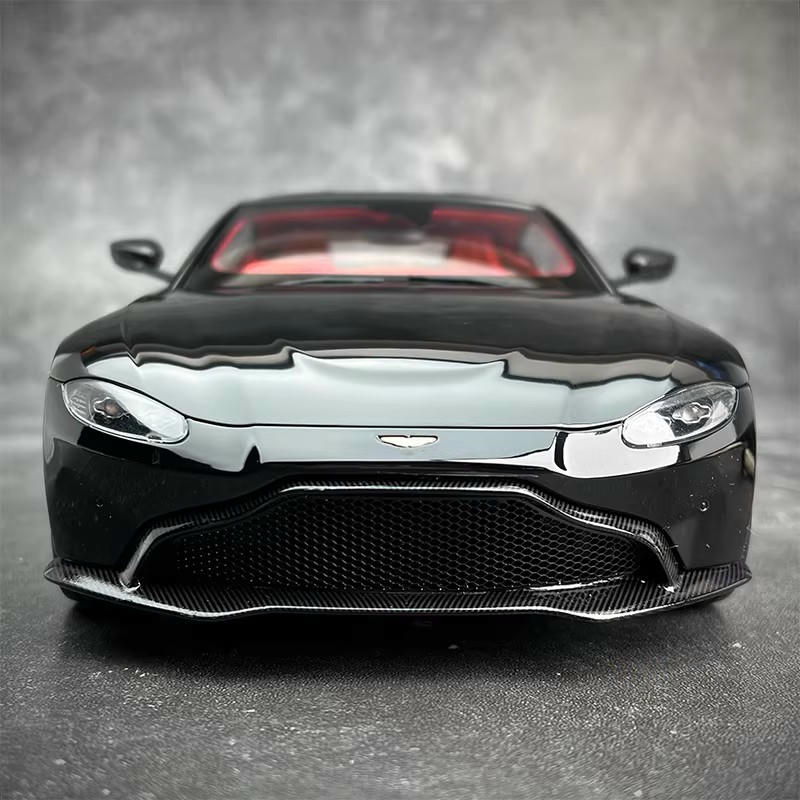 AUTOart 1:18 Aston Martin Vantage 2019 Alloy Diecast Model