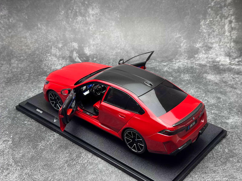 SOLIDO 1:18 BMW M5 M Isle of Man 2025 Alloy Diecast Model