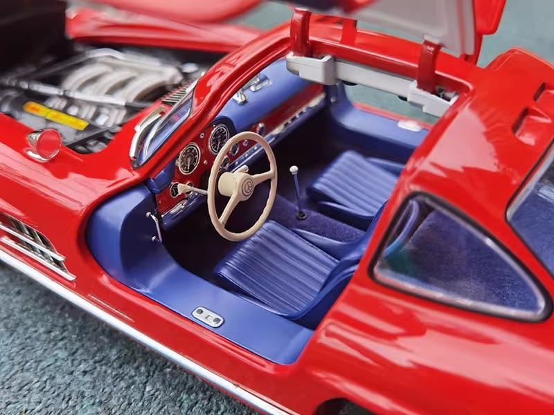 Minichamps 1:18 Mercedes-Benz 300SL W198 1954 “Gullwing” Diecast Model Car