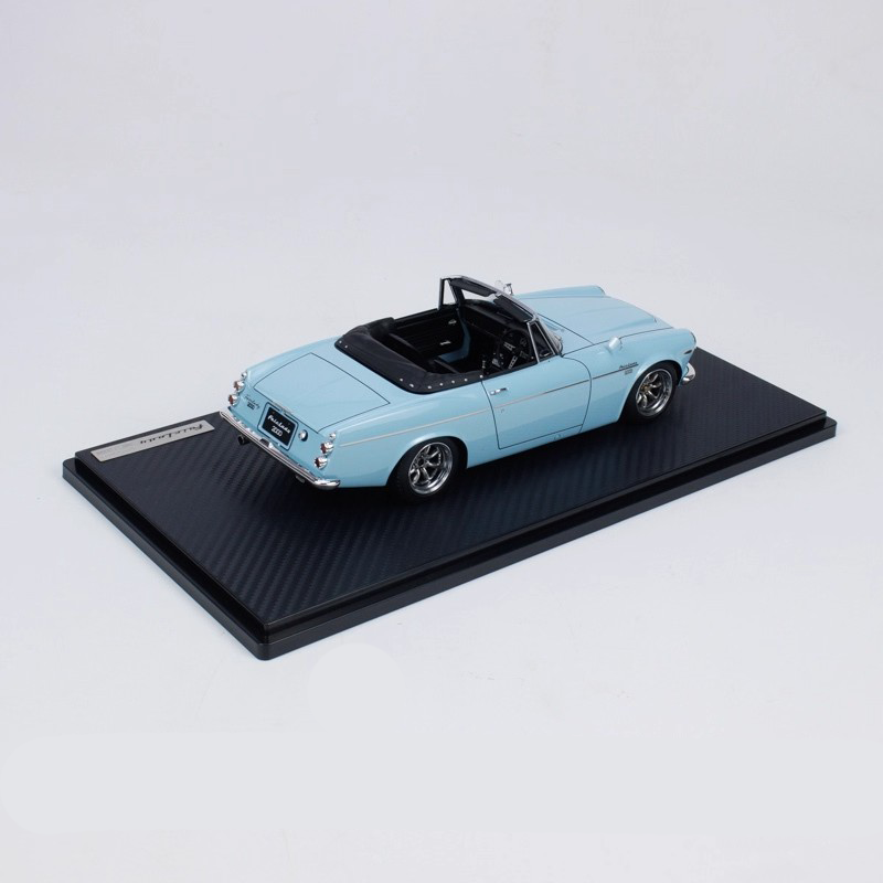 Ignition Model Fairlady 2000 SR311 1:18 Limited Resin Model Car
