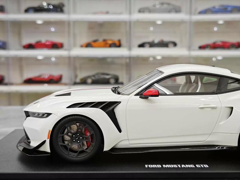 GT Spirit 1:18 Ford Mustang GTD Resin Model — GT956 – YX car model