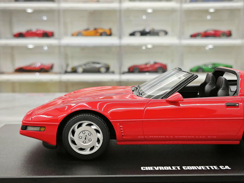 GT Spirit Chevrolet Corvette C4 1995 1:18 Resin Model Car