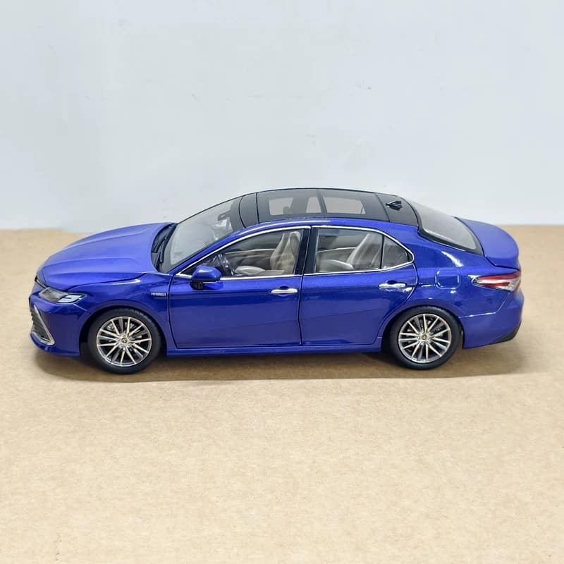 oem Licensed Toyota Camry (XV70) Hybrid Sport 2018–2021 1:18 Diecast Model