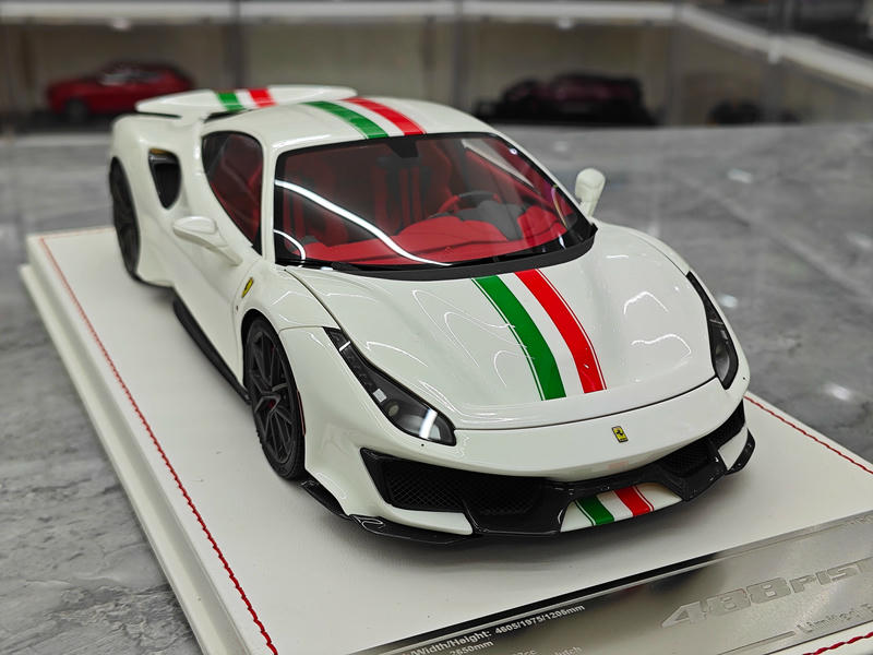 Dino Model 1:18 Ferrari 488 Pista Resin (Fully Open) Model